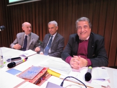 Nella sede della Fondazione MonteParma, il presidente della Dante di Parma Angelo Peticca, il Provveditore agli Studi Maurizio Bocedi e il presidente della giuria Giuseppe Marchetti