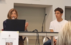 Viviana Menoni per gli Amici del Marconi, con lo studente Pietro Montali