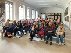 Il salone dell'ISREC di Parma lascia vedere l'attenzione e l'interesse con cui viene seguita la conferenza del 6 maggio 2024 di Bianca Venturini