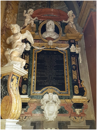 cenotafio di Francesco Petrarca nel Duomo di Parma